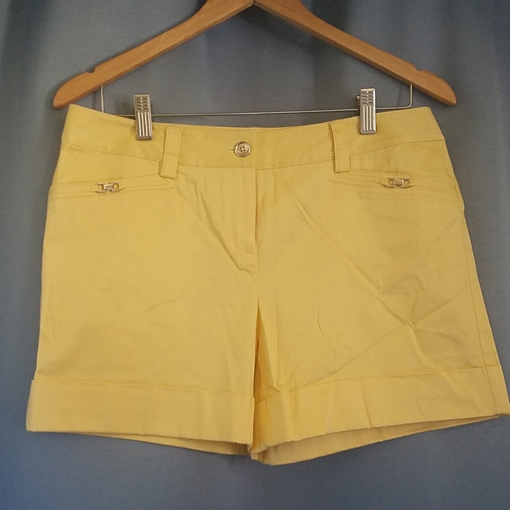 WHITE HOUSE BLACK MARKET - Yellow Short